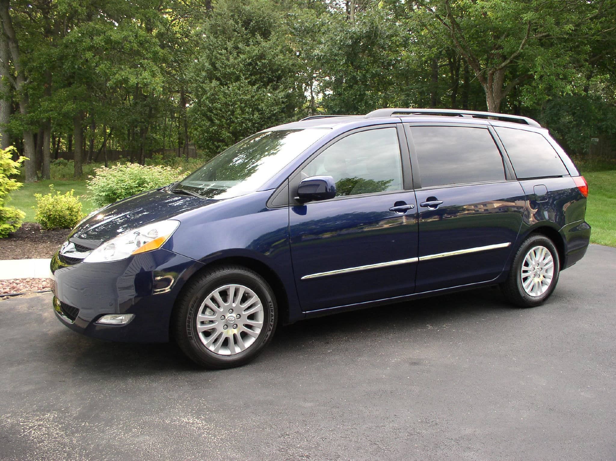 Why Rent a Minivan from ABC Auto Van & RV Rental?