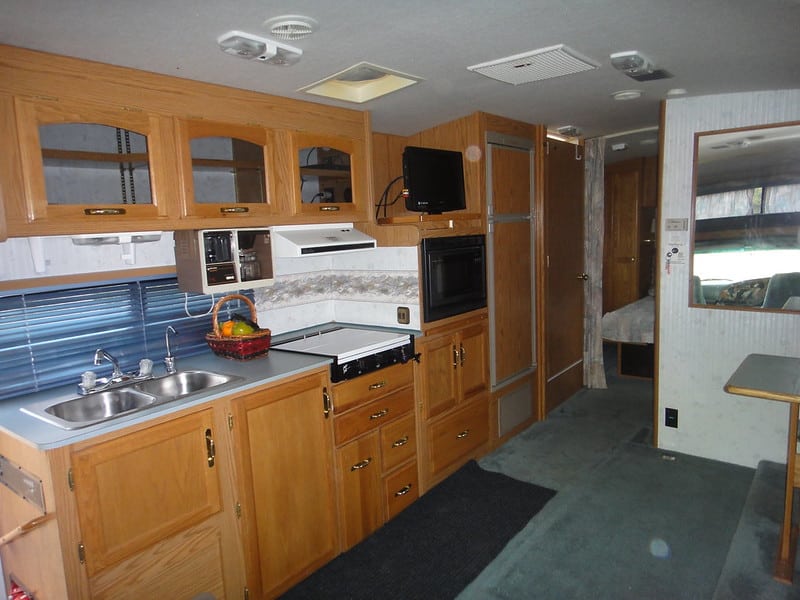 Motorhome Rentals: Take Advantage of These 4 Amenities